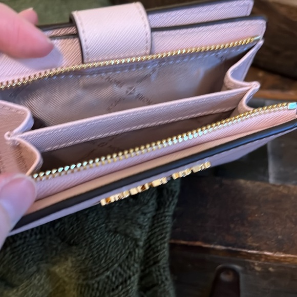 🔥🔥NEW Michael Kors Powder Blush Pink Leather Zipper Wallet Barbie Vibes🔥🔥 - Picture 5 of 7